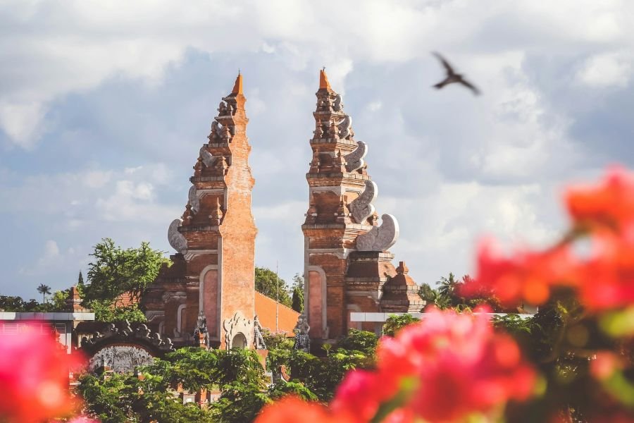 Balinese temple split gate