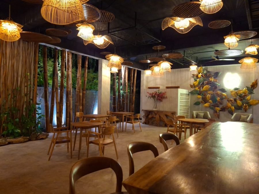 Bella Vida restaurant at night